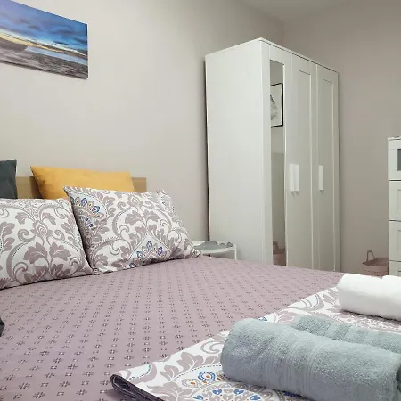 New The Twins Two-bedroom, 3 At 15 Tsani Ginchev Street, Floor 2 Apartmán *