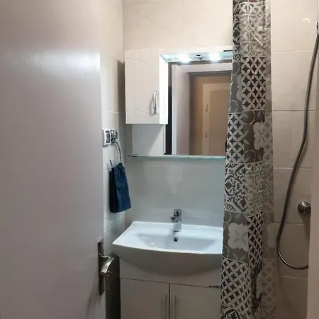 Apartamento New The Twins Two-bedroom, 3 At 15 Tsani Ginchev Street, Floor 2