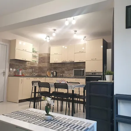 Apartamento New The Twins Two-bedroom, 3 At 15 Tsani Ginchev Street, Floor 2 *